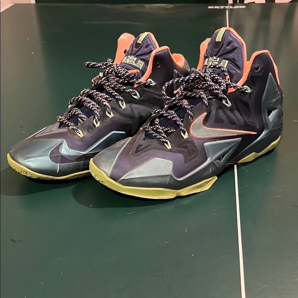 Nike LeBron 11 “Akron vs. Miami” - Picture 2 of 9